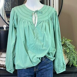 UNIVERSAL THREAD Boho Green Swiss Dot Peasant Top Size Medium NWT